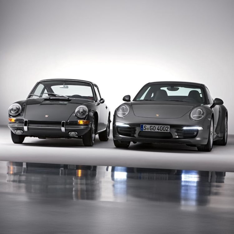 Zwei Porsche 911.