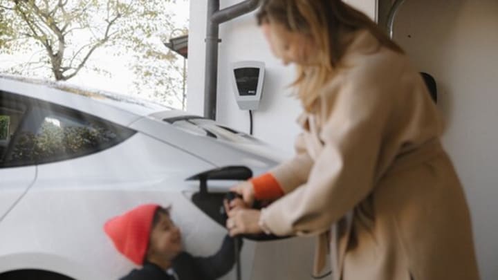 Einstieg in Elektromobilität: FINN und E.ON Driv