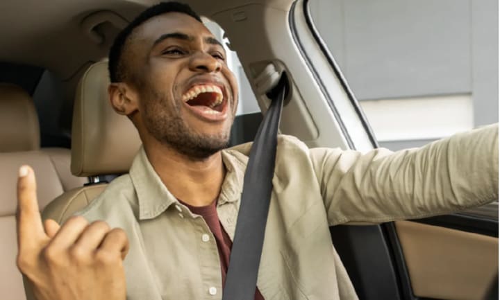 Diese Songs hören die Deutschen am liebsten im Auto