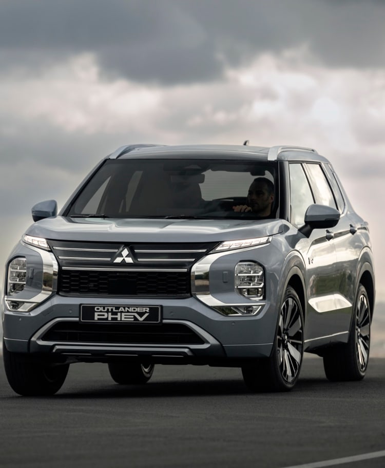 Mitsubishi Outlander Plug-in Hybrid von vorn