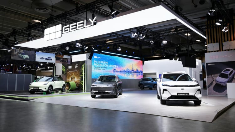 Eine Plug-in-Hybrid-Limousine im C-Segment