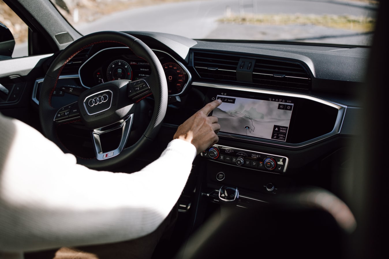 Das Cockpit eines Audi.