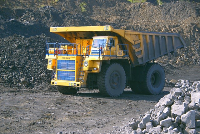 Der Muldenkipper BelAZ 75710 ist das größte Auto der Welt.