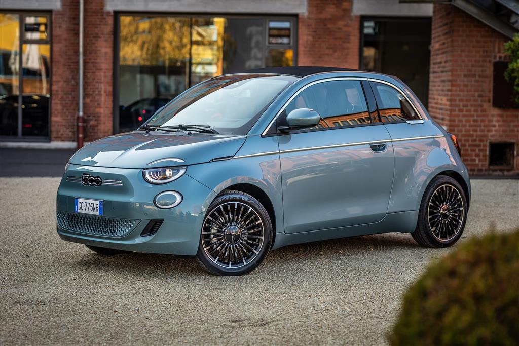 Ein Fiat 500 Elektro.