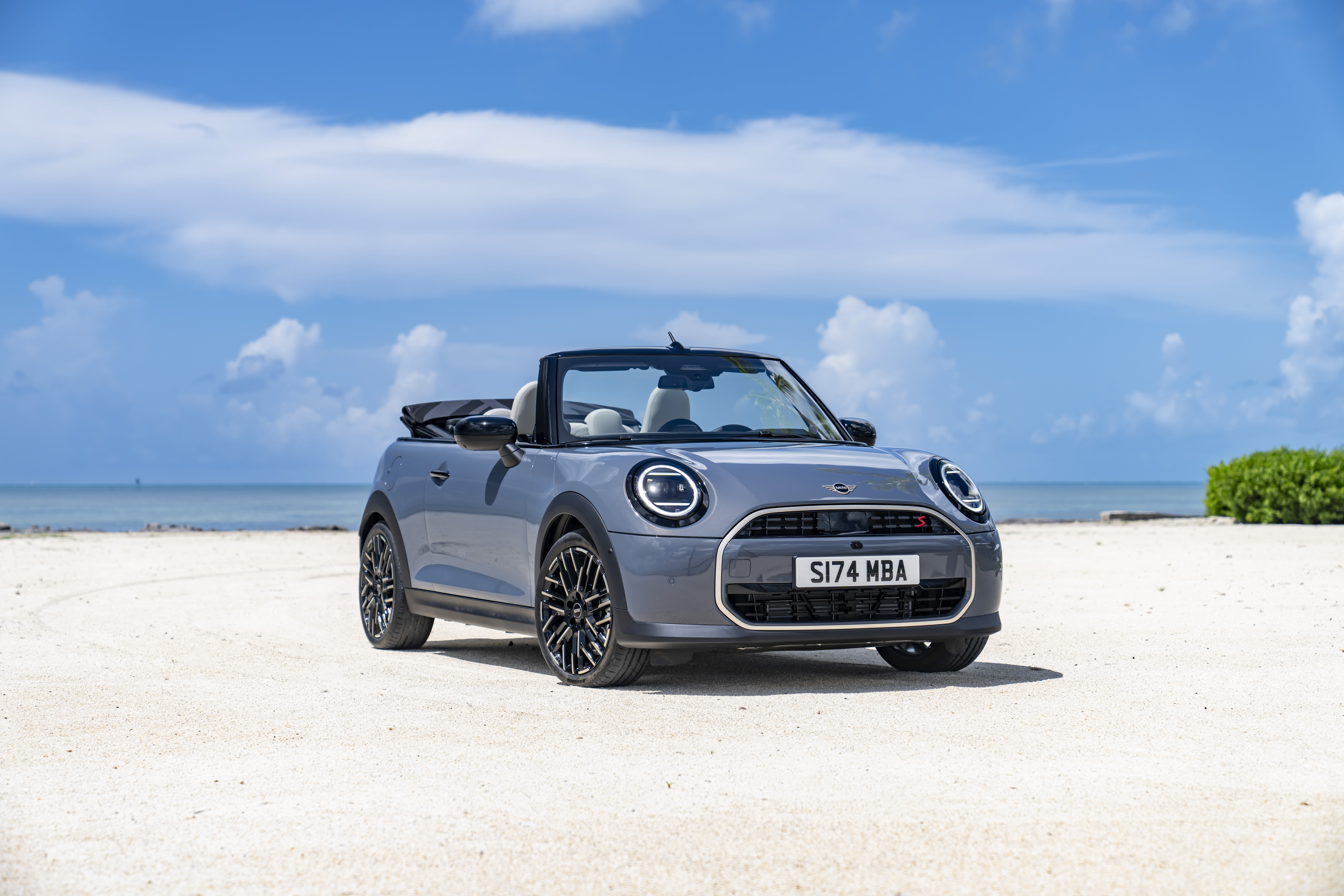 Ein Mini Cabrio.
