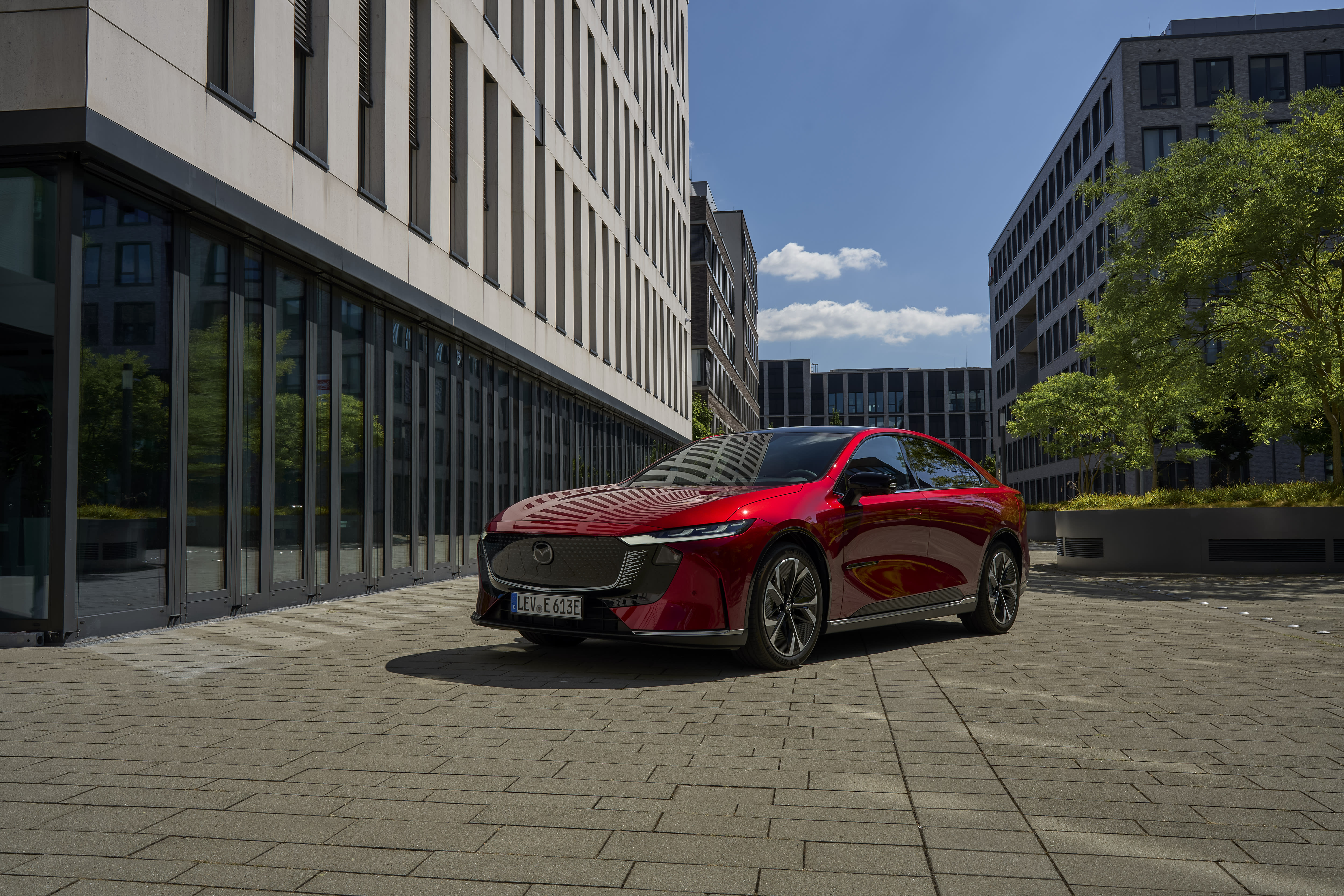 Ein Mazda 6e.