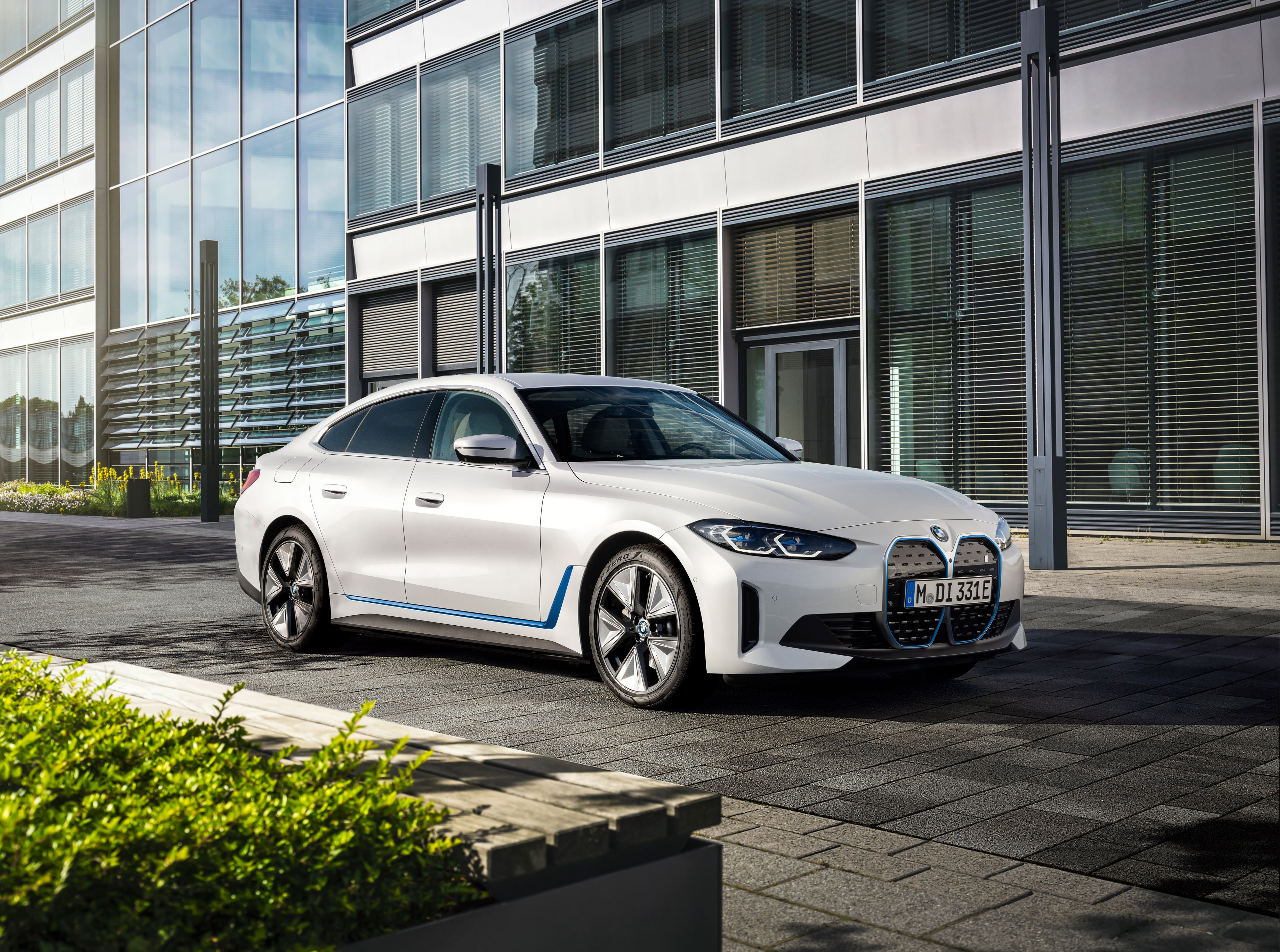 Ein BMW i4 eDrive40.