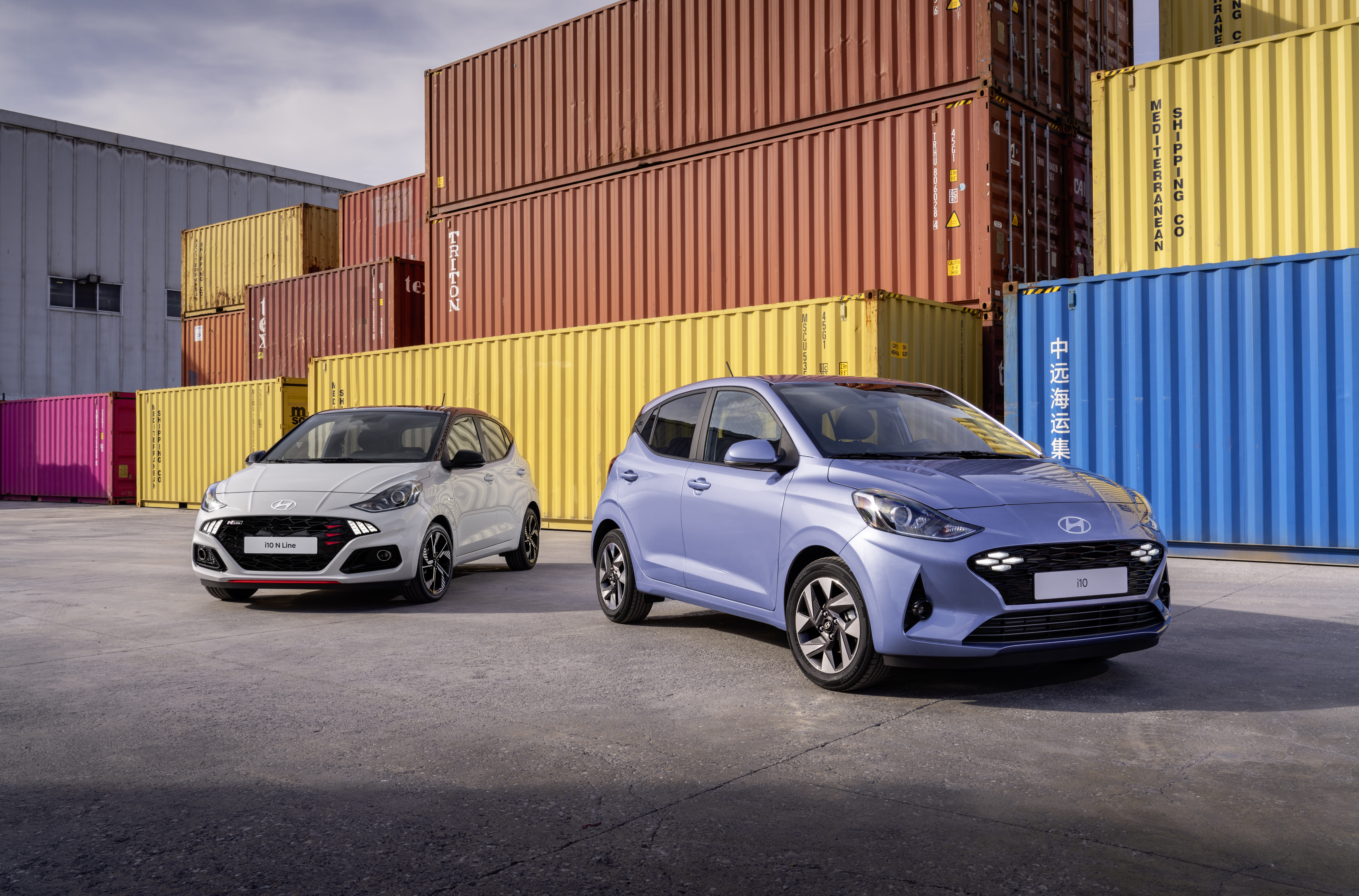 Zwei Hyundai i10.