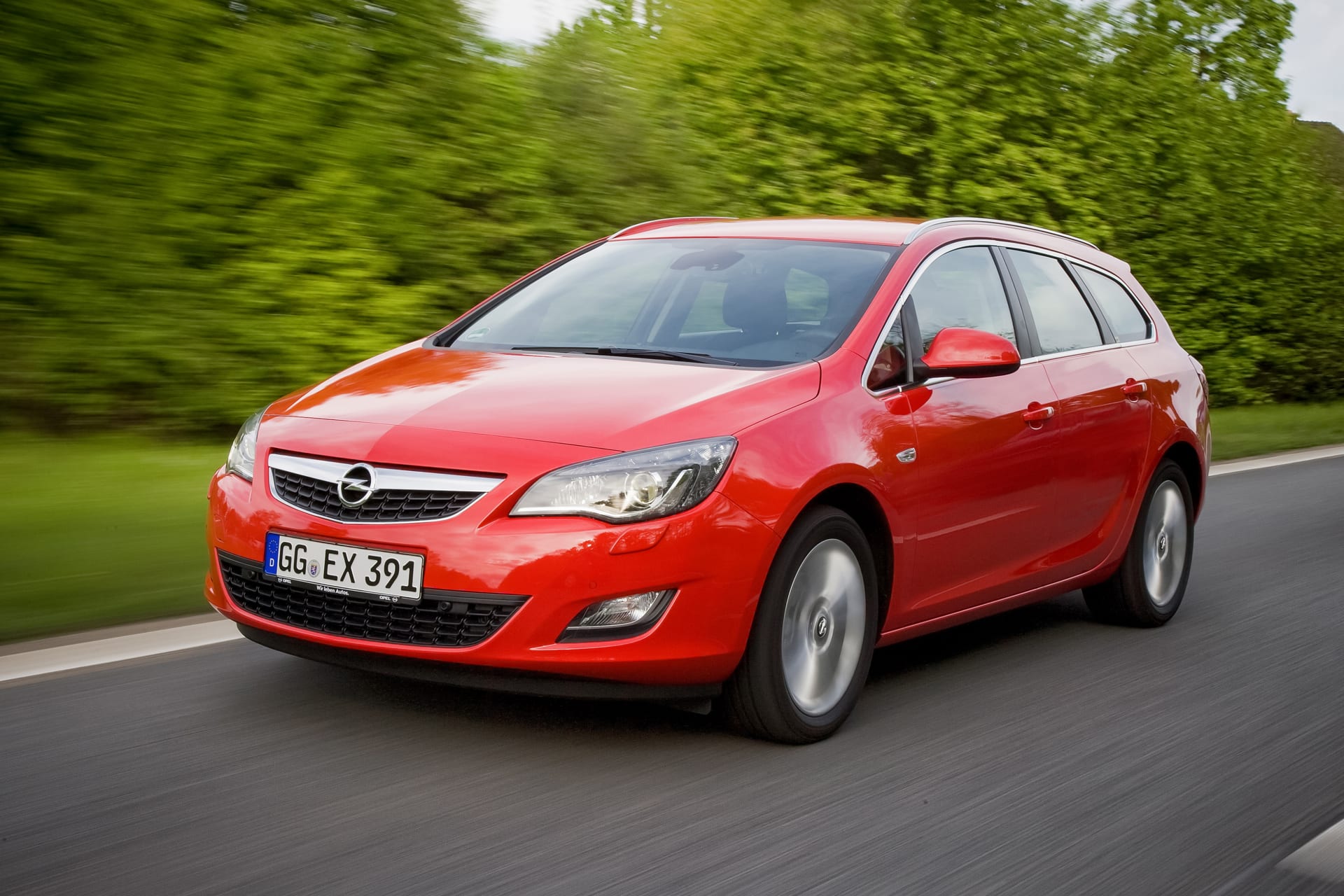 Ein Opel Astra J Sportstourer.