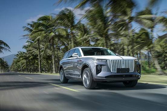 Ein Hongqi E-HS9. 