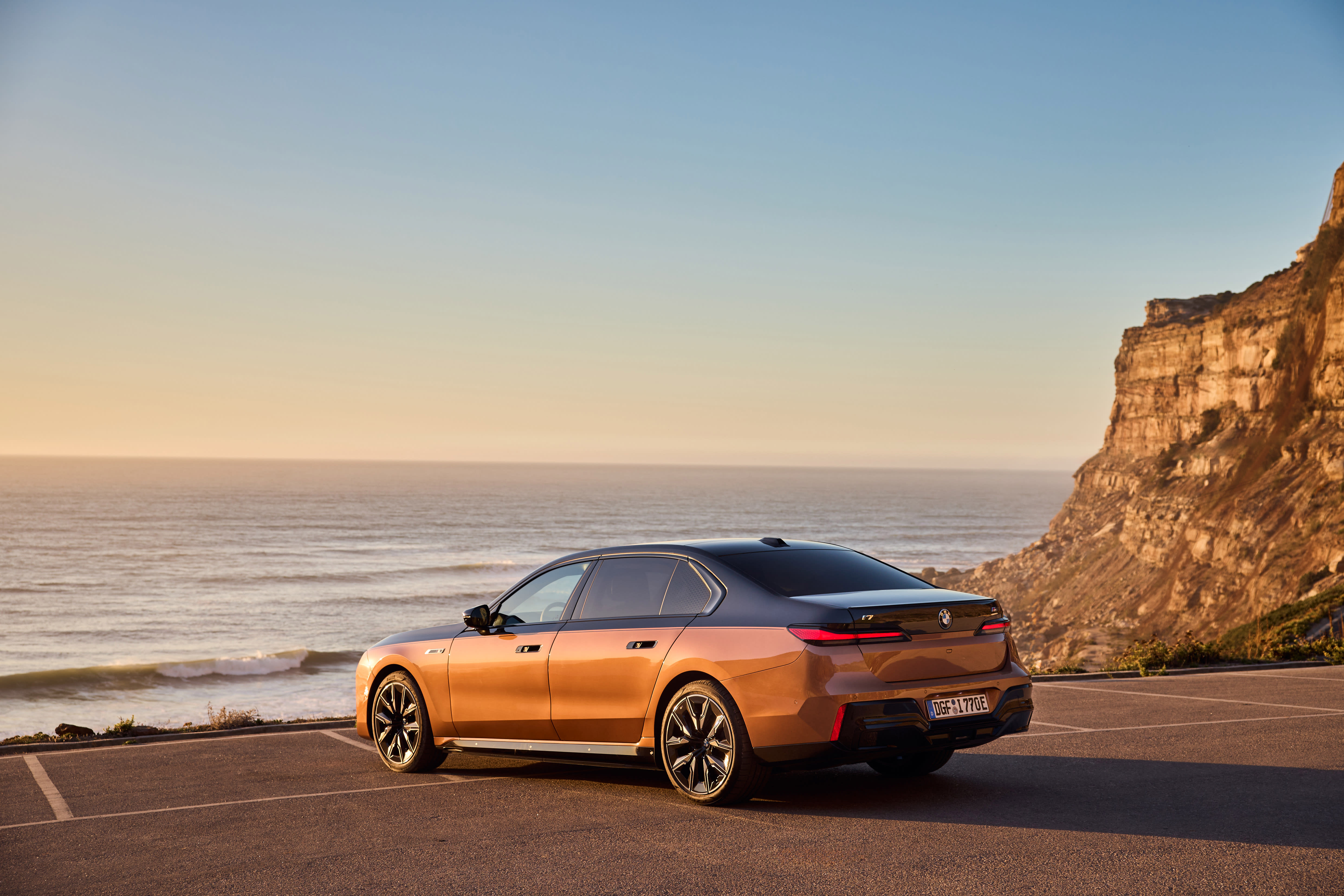 Der BMW i7.