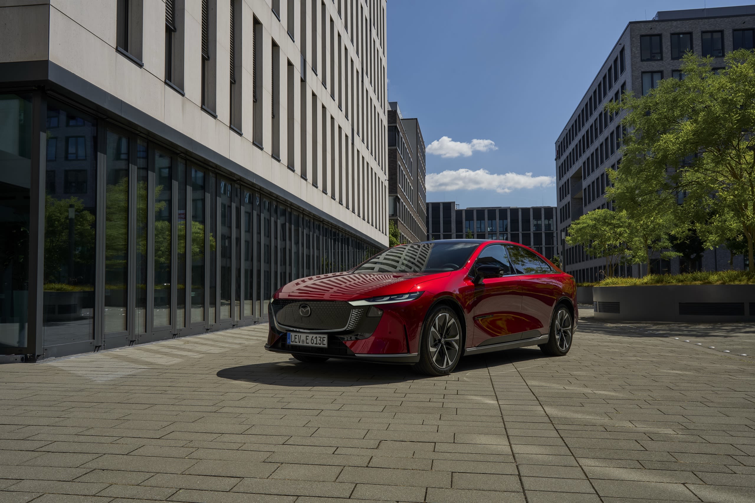 Ein Mazda 6e.