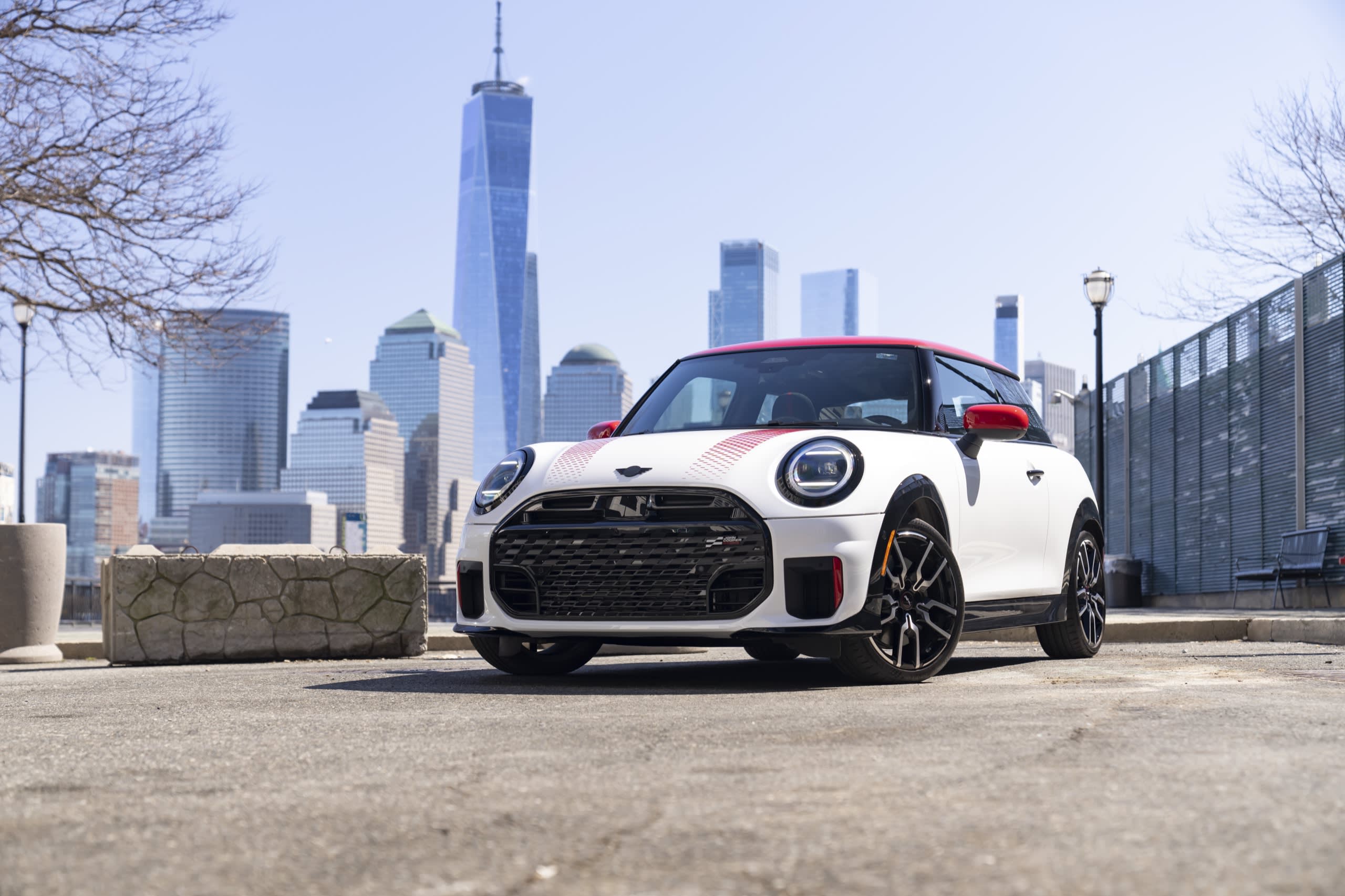 Ein Mini Cooper 2-Türer.