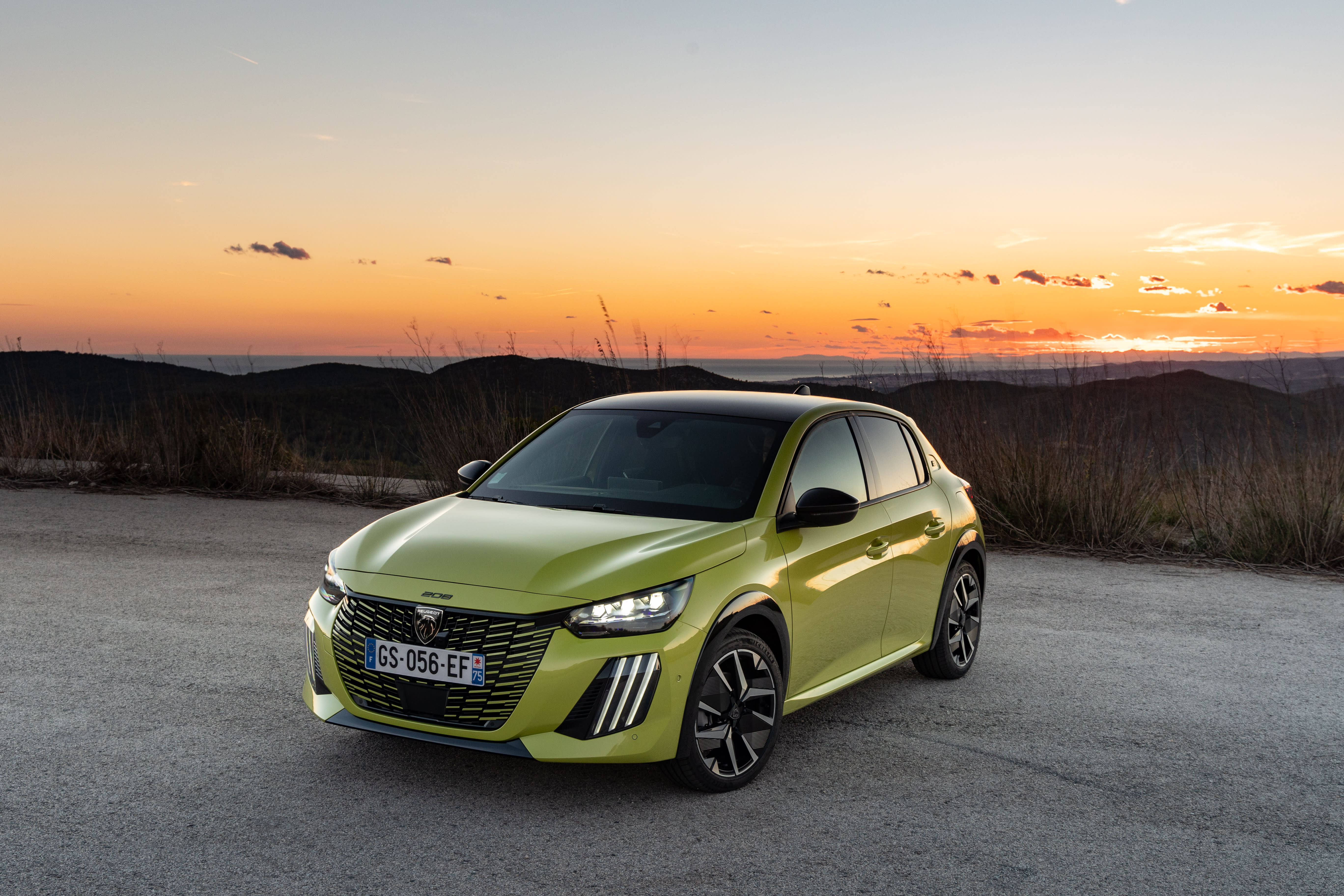 Der Peugeot e-208.