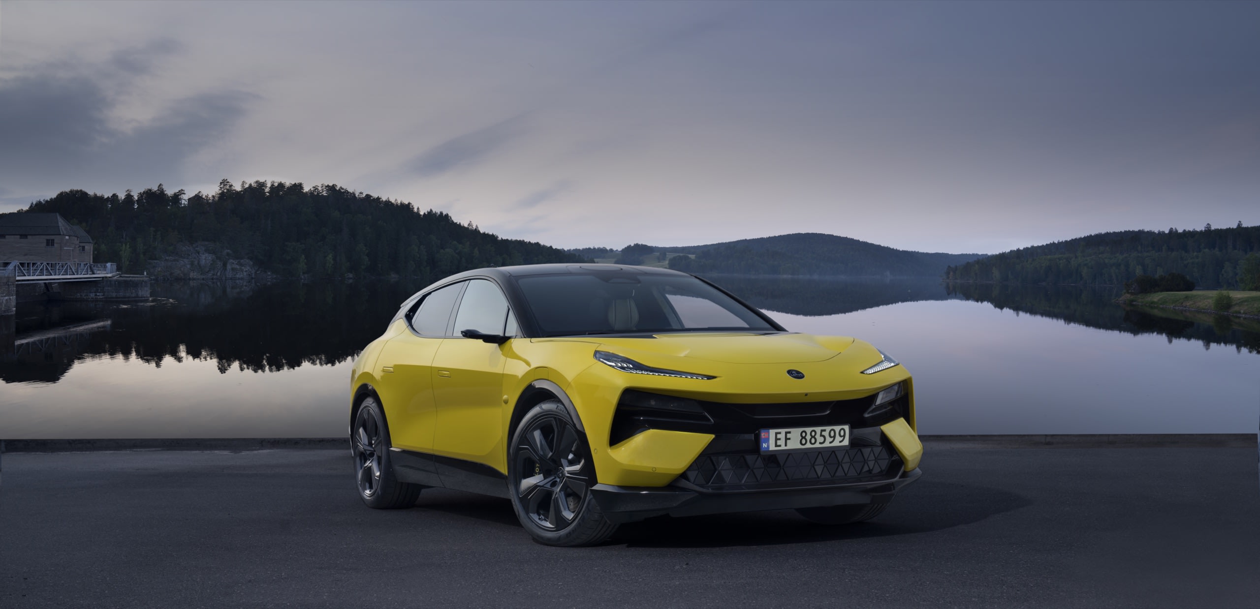 Ein Lotus Eletre.