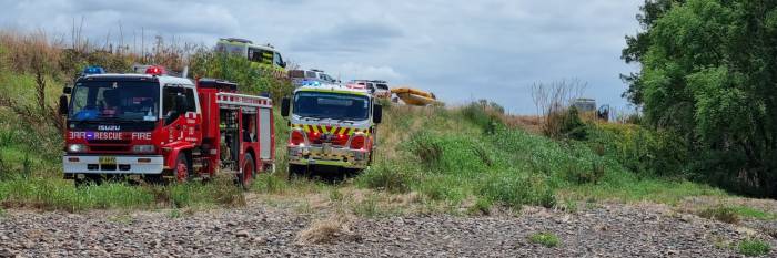 An image relating to the news item Firefighters help rescue three children, trapped in the Hunter River