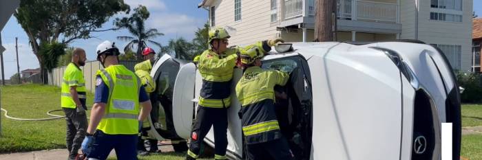 An image relating to the news item Firefighters rescue couple trapped in car crash wreckage 