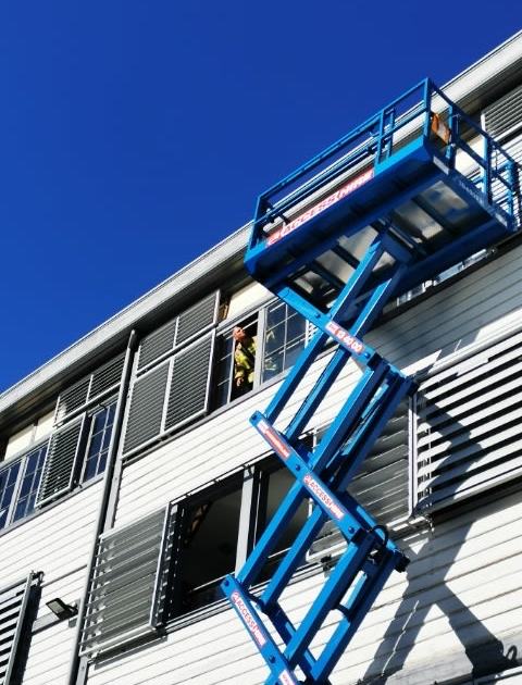 An image relating to the news item Window Cleaner Rescue