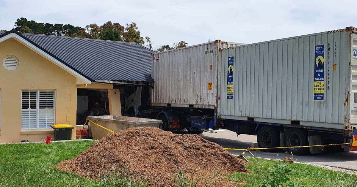 An image relating to the news item Truck into house extrication