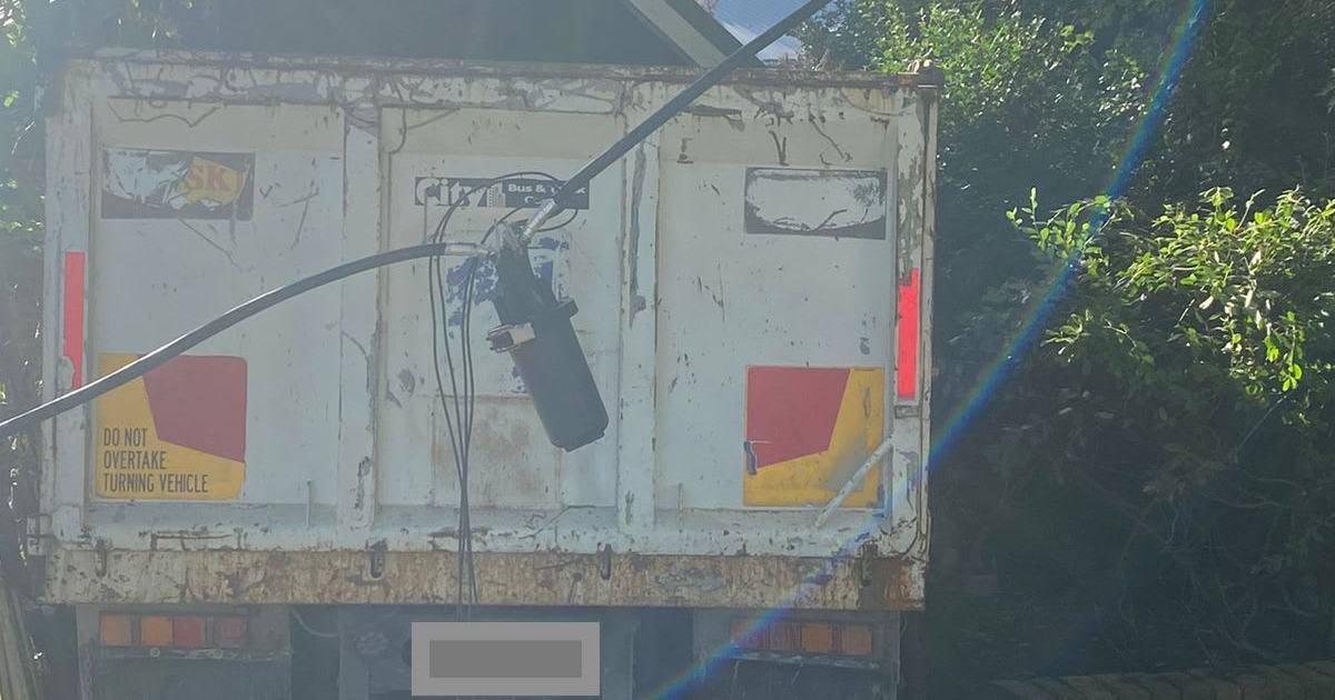 An image relating to the news item Runaway Truck hits House - video