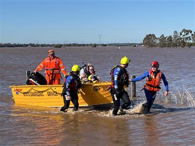 An image relating to the news item Firefighters and SES rescue stranded families - VIDEO