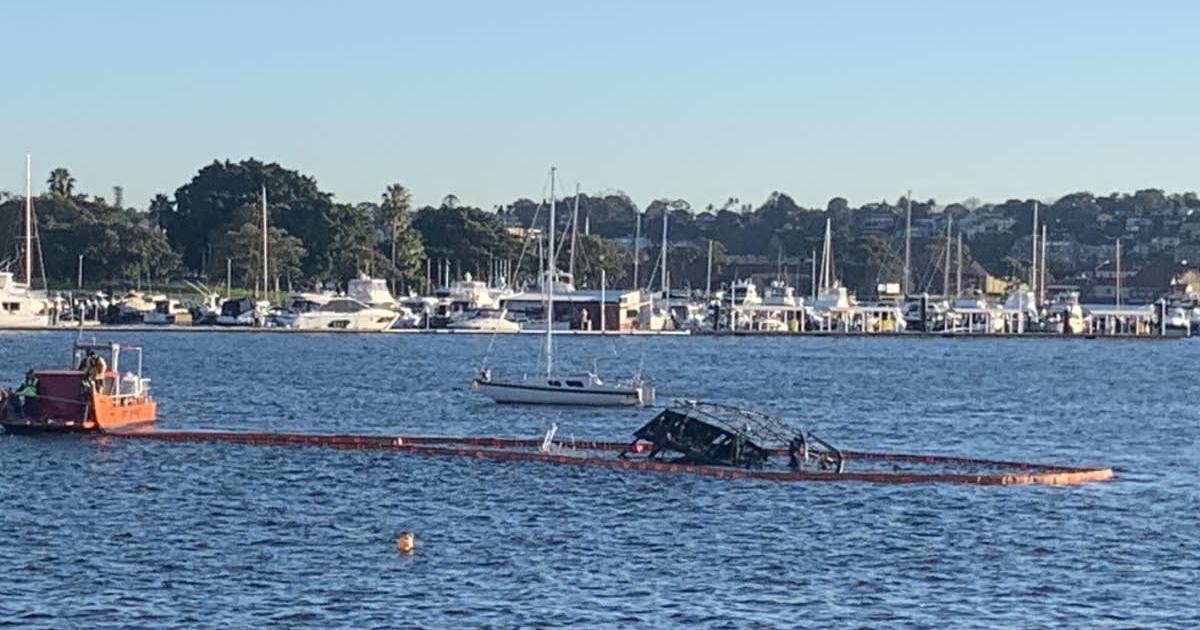 An image relating to the news item Boat sinks hours after catching fire