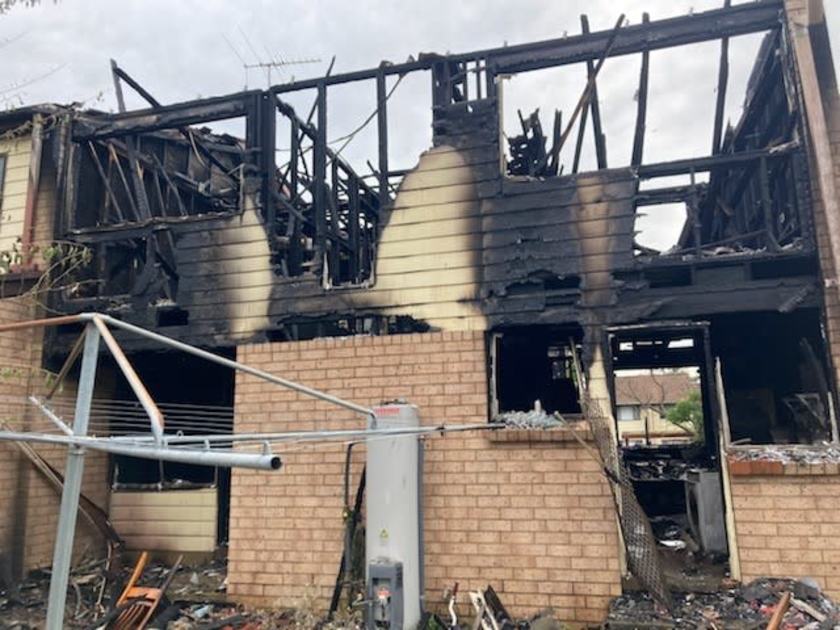 An image relating to the news item Townhouse destroyed by fire - VIDEO