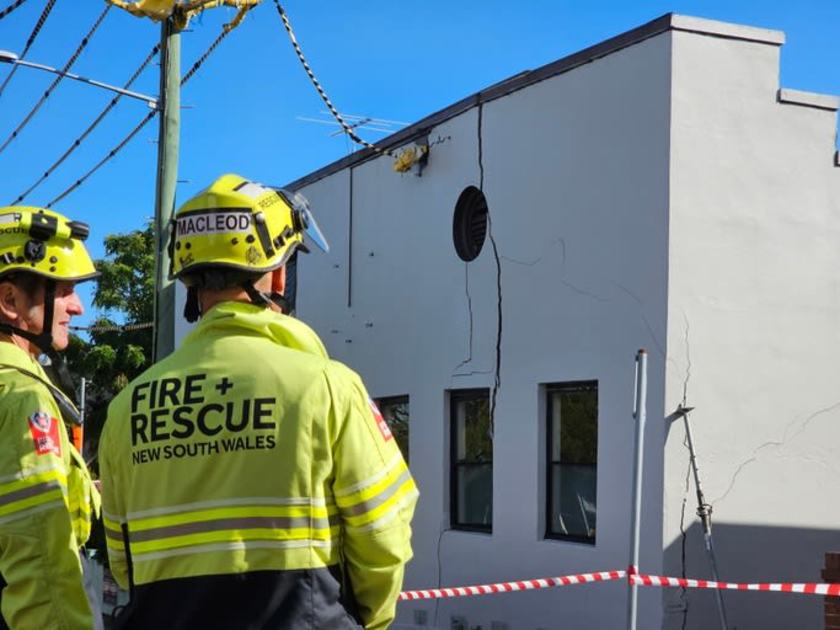 An image relating to the news item Building threatening to collapse in Newcastle - VIDEO