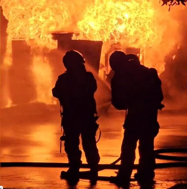 An image relating to the news item ***VIDEO - Dramatic transformer fire causes power outage 