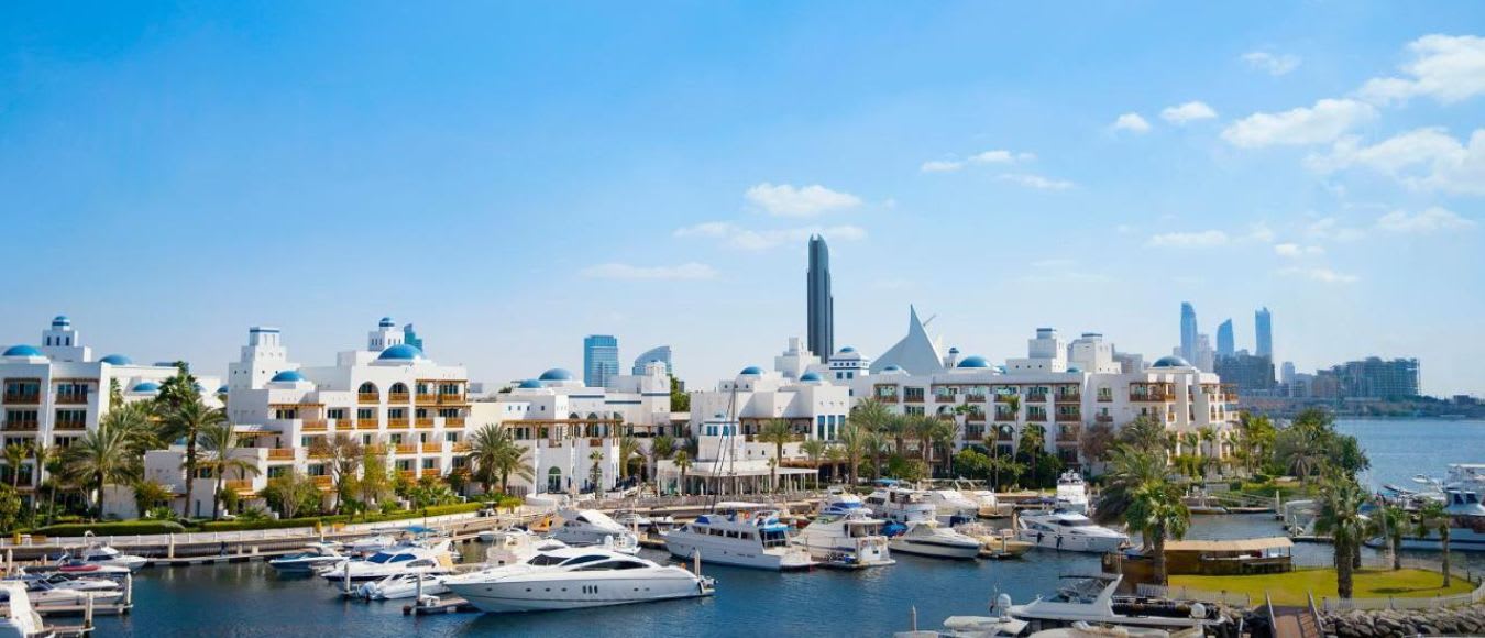 In Qatar Airways Business Class zu den Golfstaaten ab 1.187 Euro inklusive Lounge-Zugang
