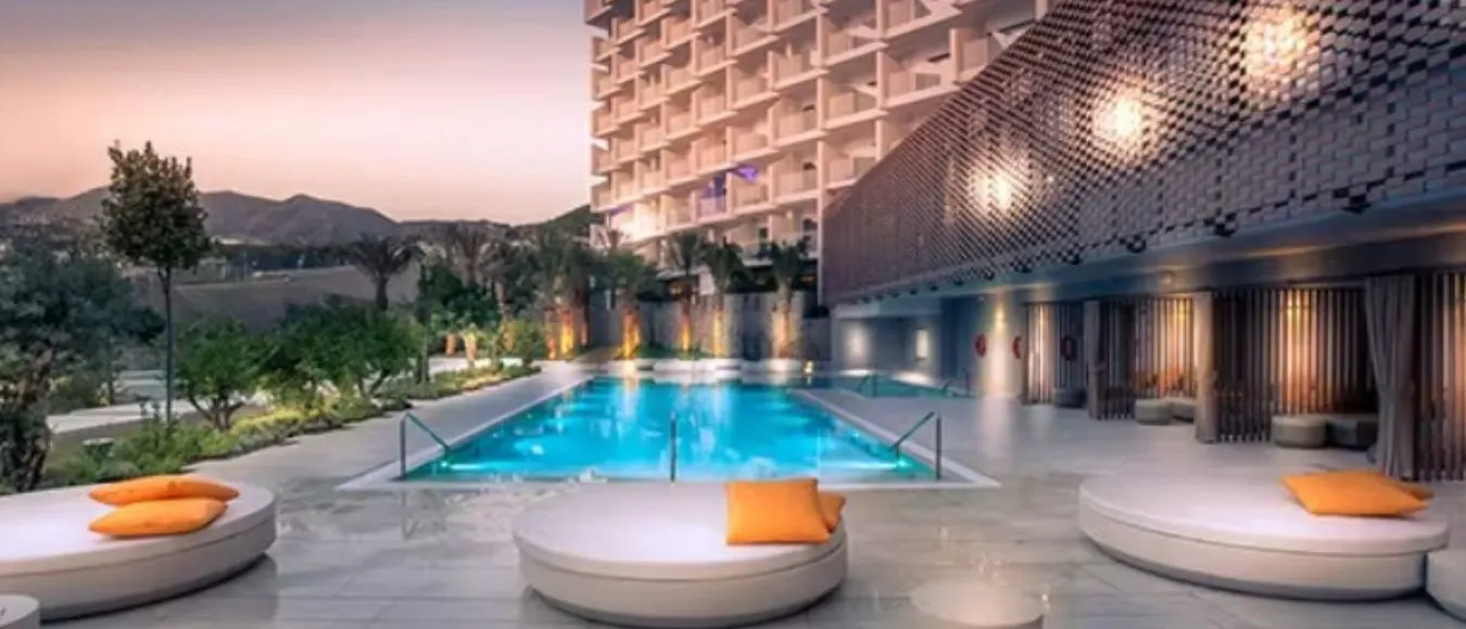 Sky-Suite im Higueron Hotel Malaga Curio Collection by Hilton ab 355 Euro inkl. Frühstück u.v.m.