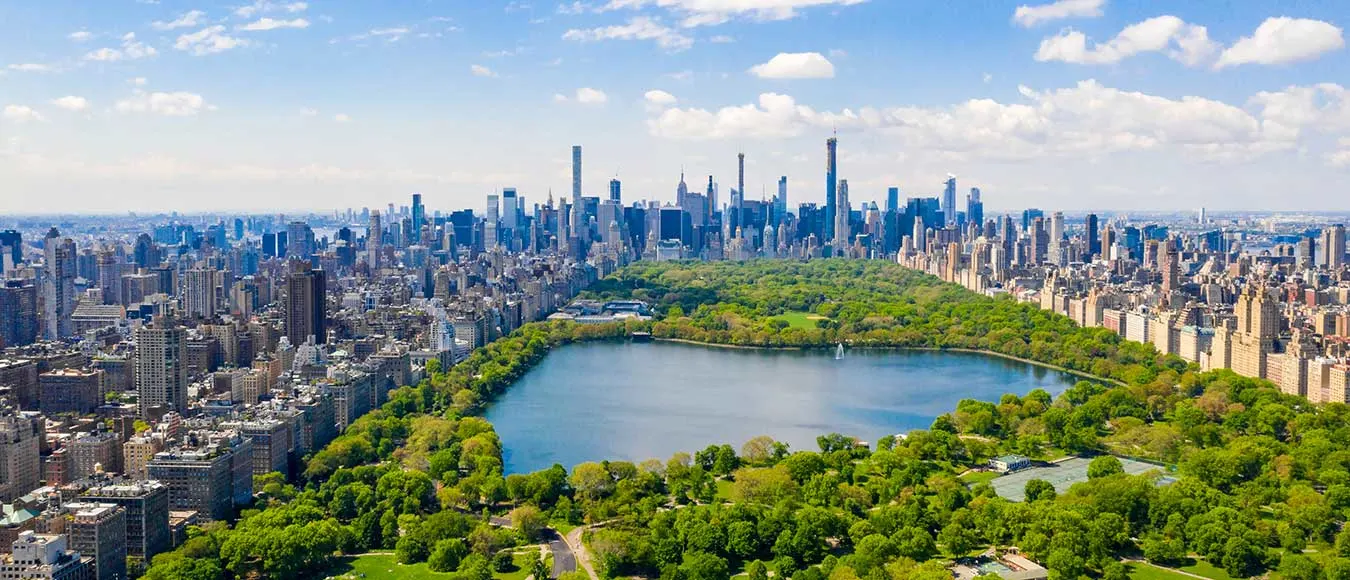 In Premium Economy Class von Deutschland nach New York ab 676 Euro