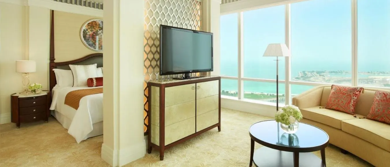 The St. Regis Abu Dhabi inkl. Halbpension bereits ab 223 Euro pro Nacht
