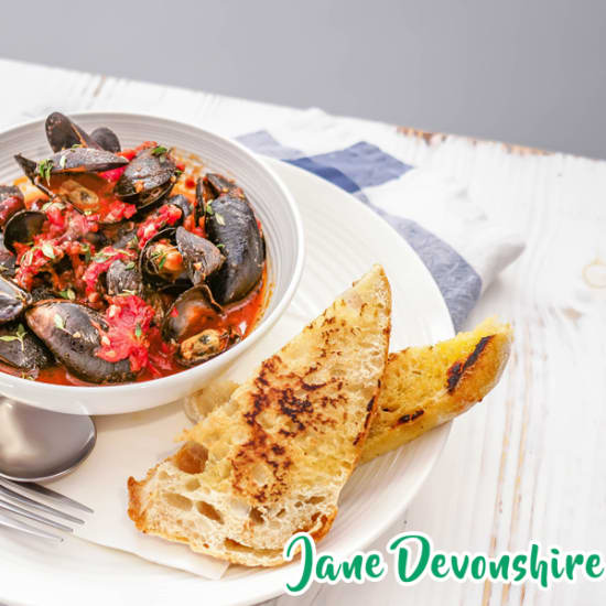 mussels-in-spicy-olive-and-tomato-sauce