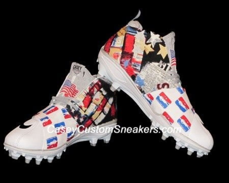 🧊 🥶 *Inspired by, not associated with LV #cleats #customcleats