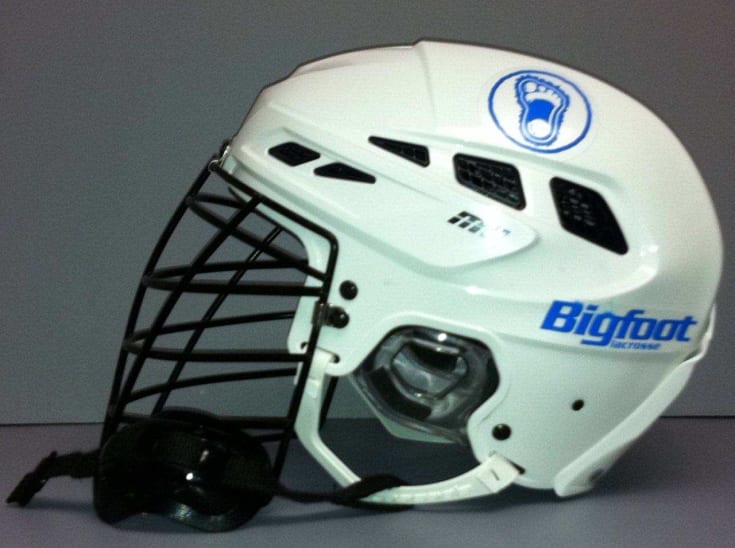 M11 box lacrosse Cascade Sports hockey helmet M11 box lacrosse Cascade Sports hockey helmet