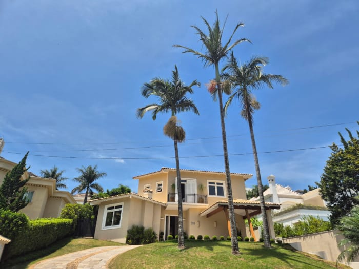 Casa para locação no Tamboré 02 · 4 suítes · 760 m²