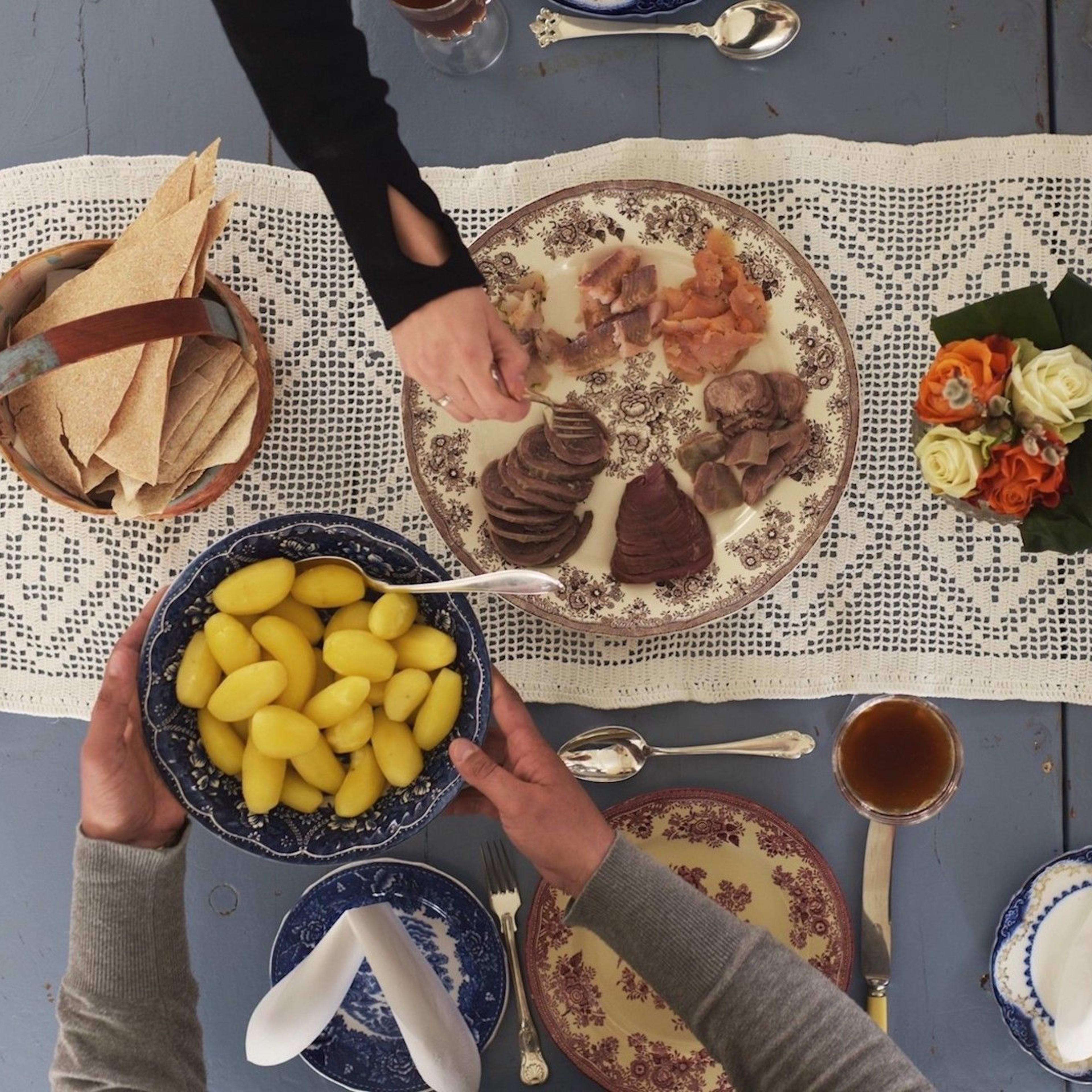 På Røros kan du oppleve lokal mat og drikke i historiske omgivelser