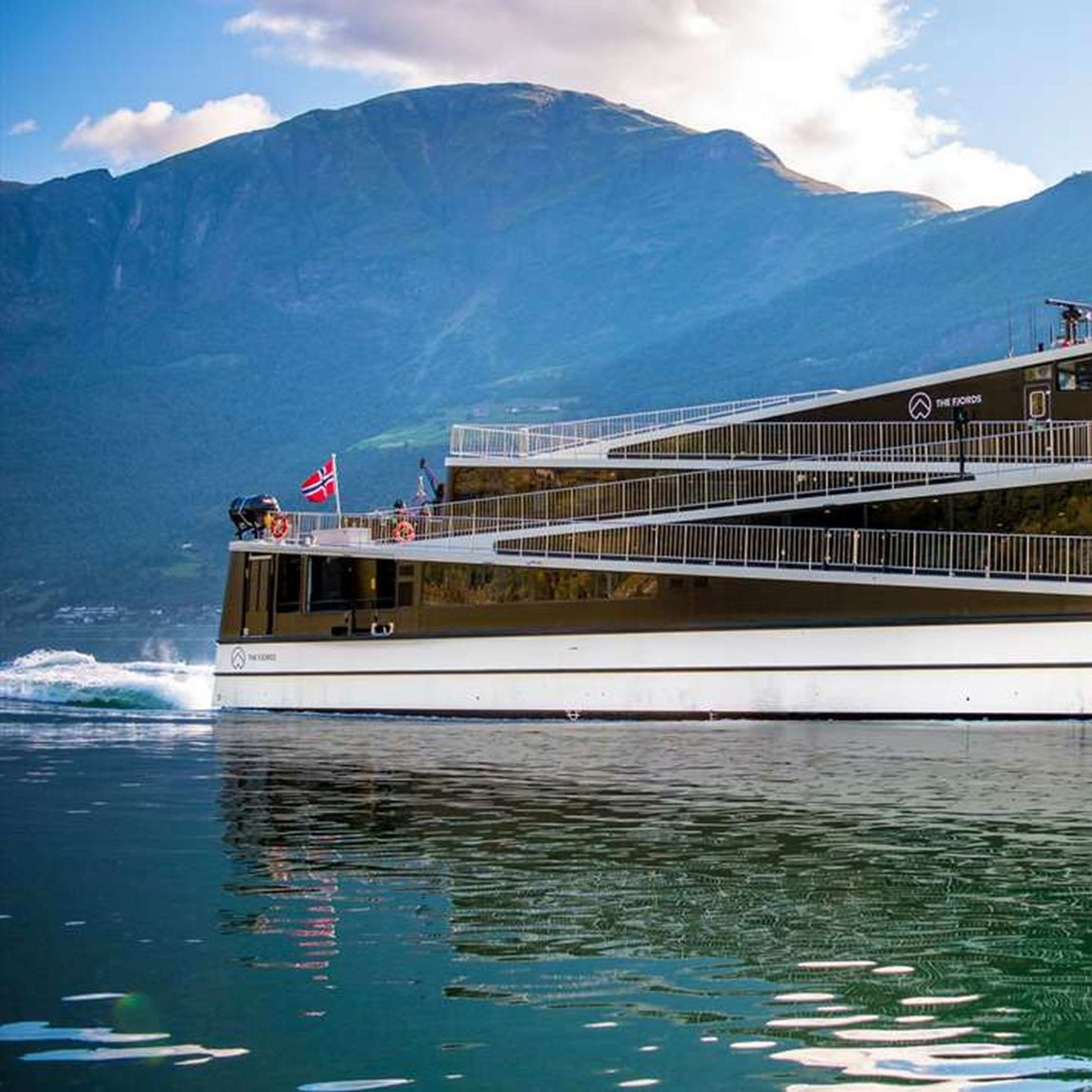 Fjordkreuzfahrt auf dem Hardangerfjord von Odda nach Lofthus