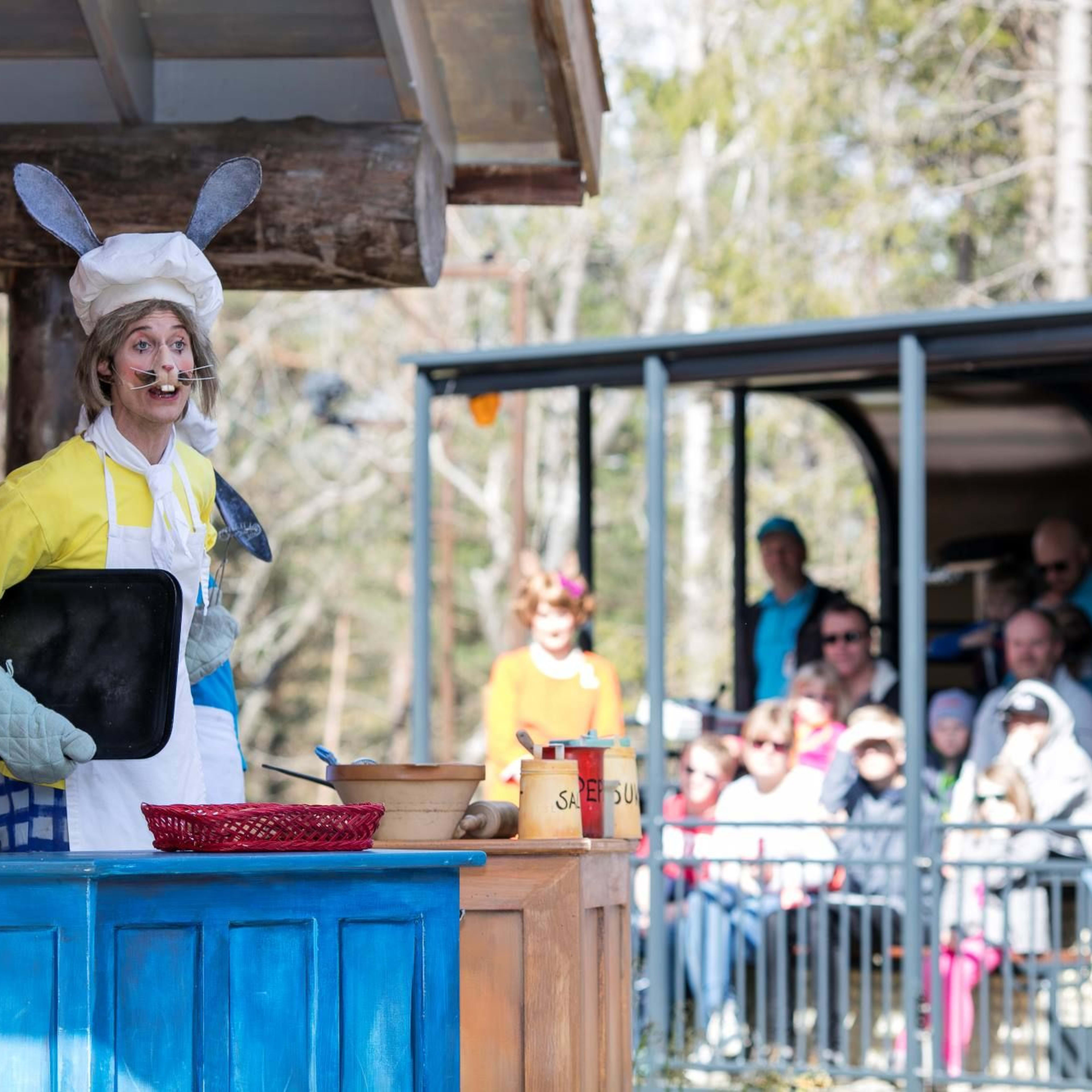 The rabbit Harepus is entertaining the visitors in the Animal Park in Kristiansand