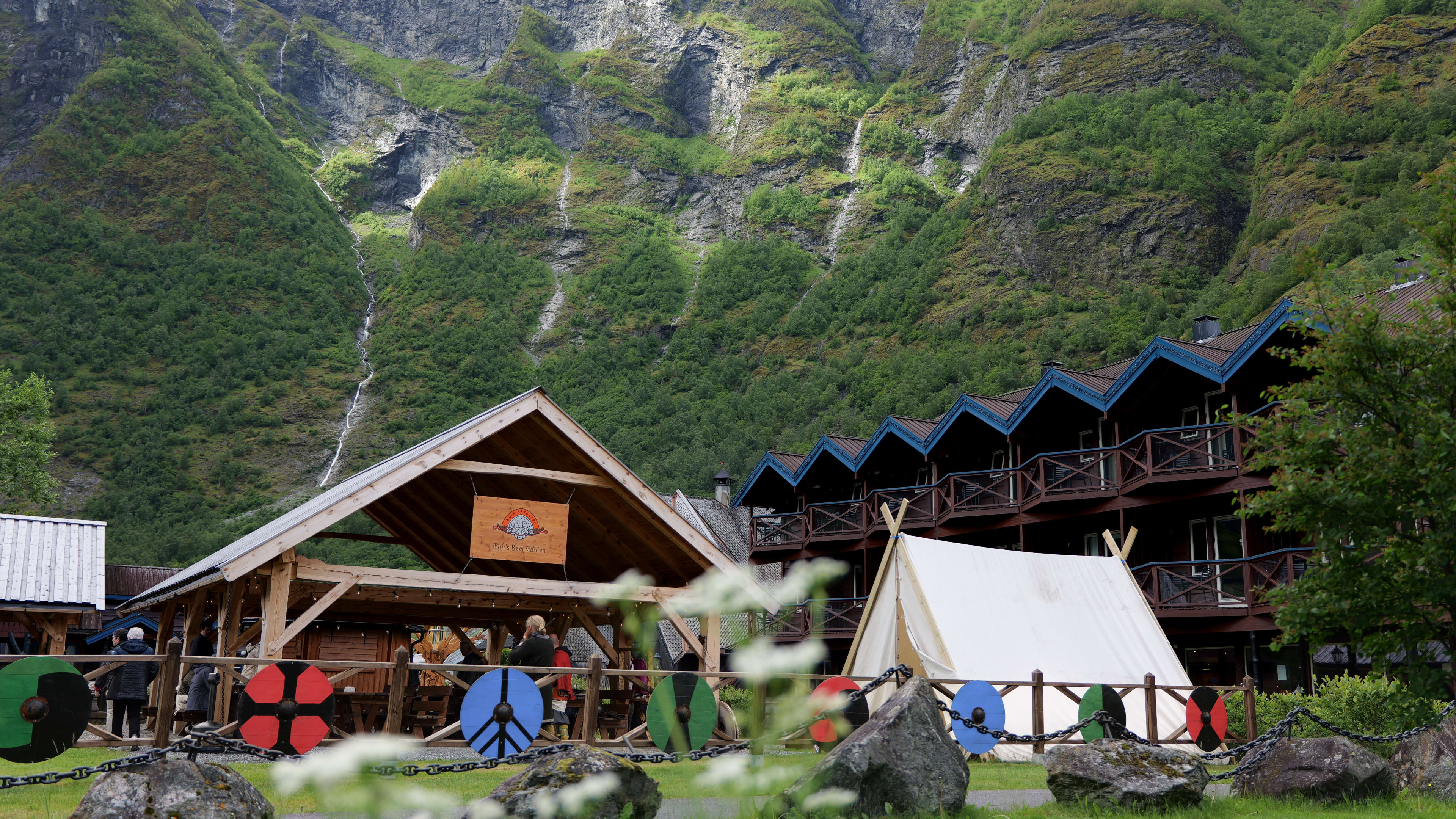 Wikingerdorf Njardarheimr in Gudvangen, in der Nähe von Flåm