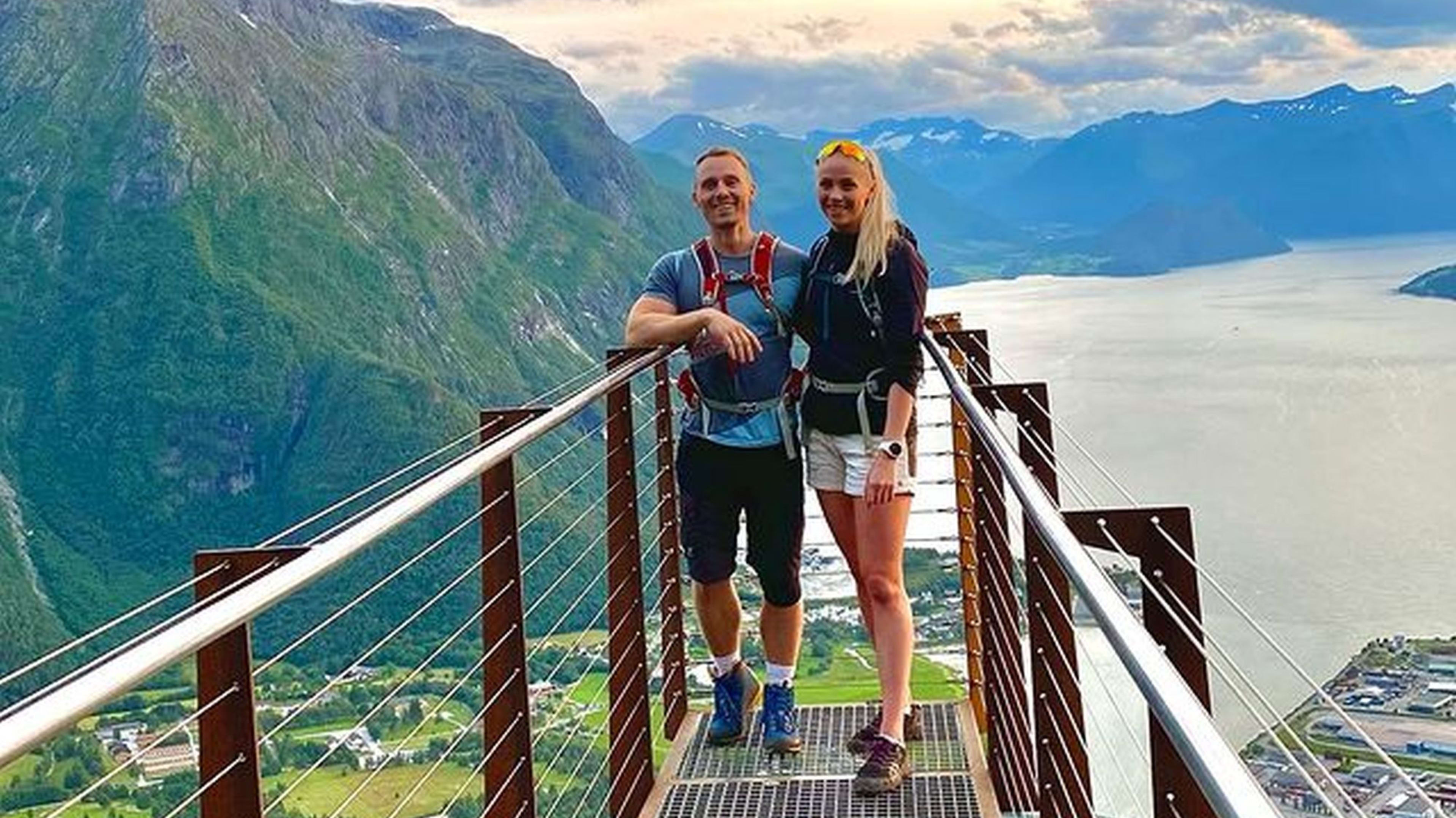 Rampestreken in Åndalsnes ist ein beliebtes Wandergebiet und ein beeindruckender Aussichtspunkt auf 537 Metern über dem Meeresspiegel, der Ihnen einen atemberaubenden Blick auf Fjord und Berge bietet.