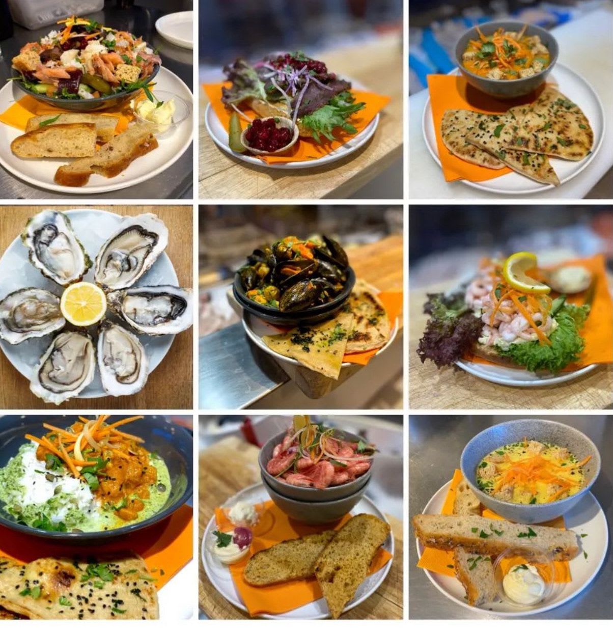 Eine Collage mit neun Meeresfrüchtegerichten, darunter Garnelencocktails, Austern, Miesmuscheln, Meeresfrüchtesalate und cremige Suppen, serviert mit Brot oder Fladenbrot