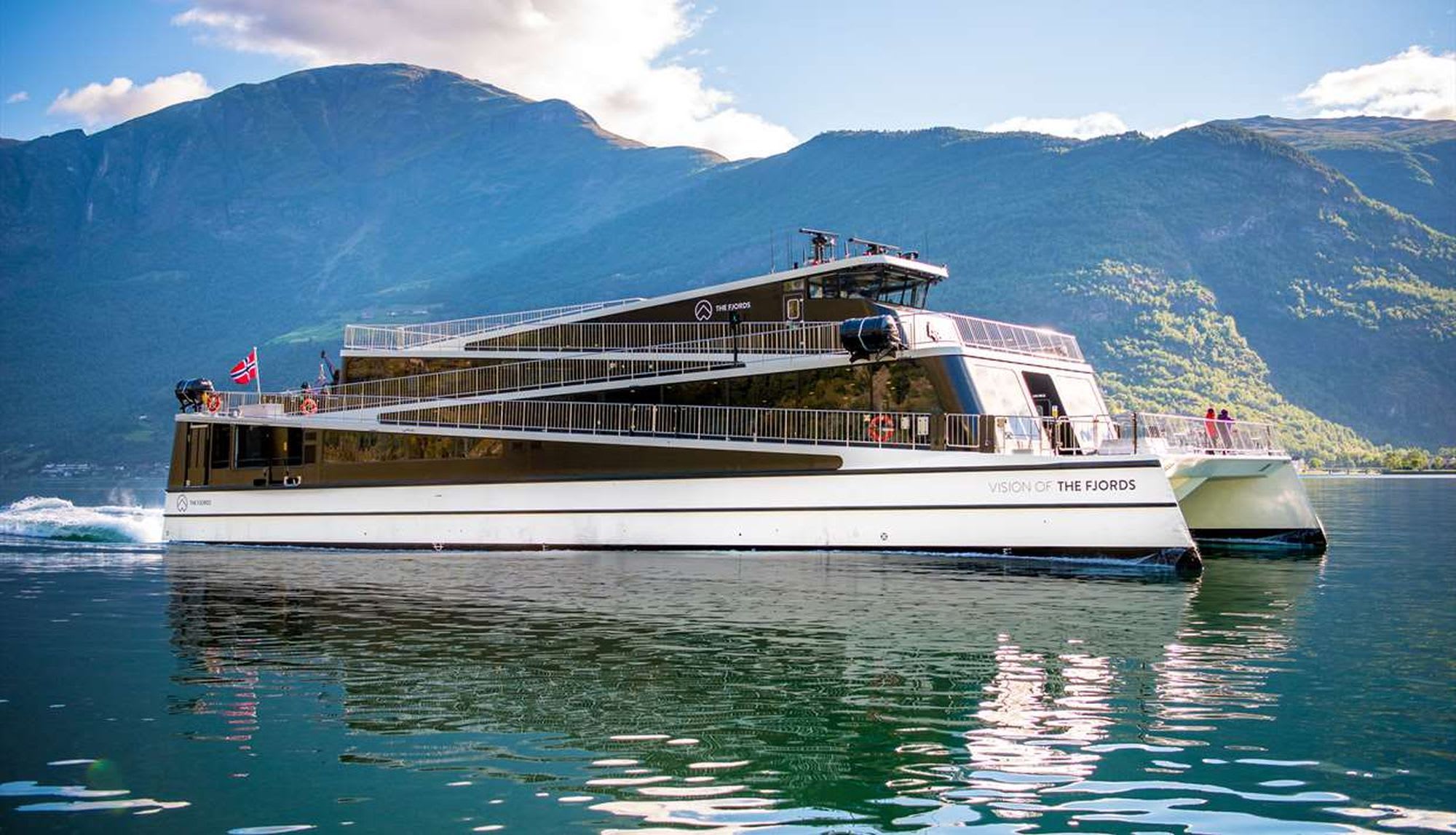 Fjord cruise on the Hardangerfjord from Odda to Lofthus