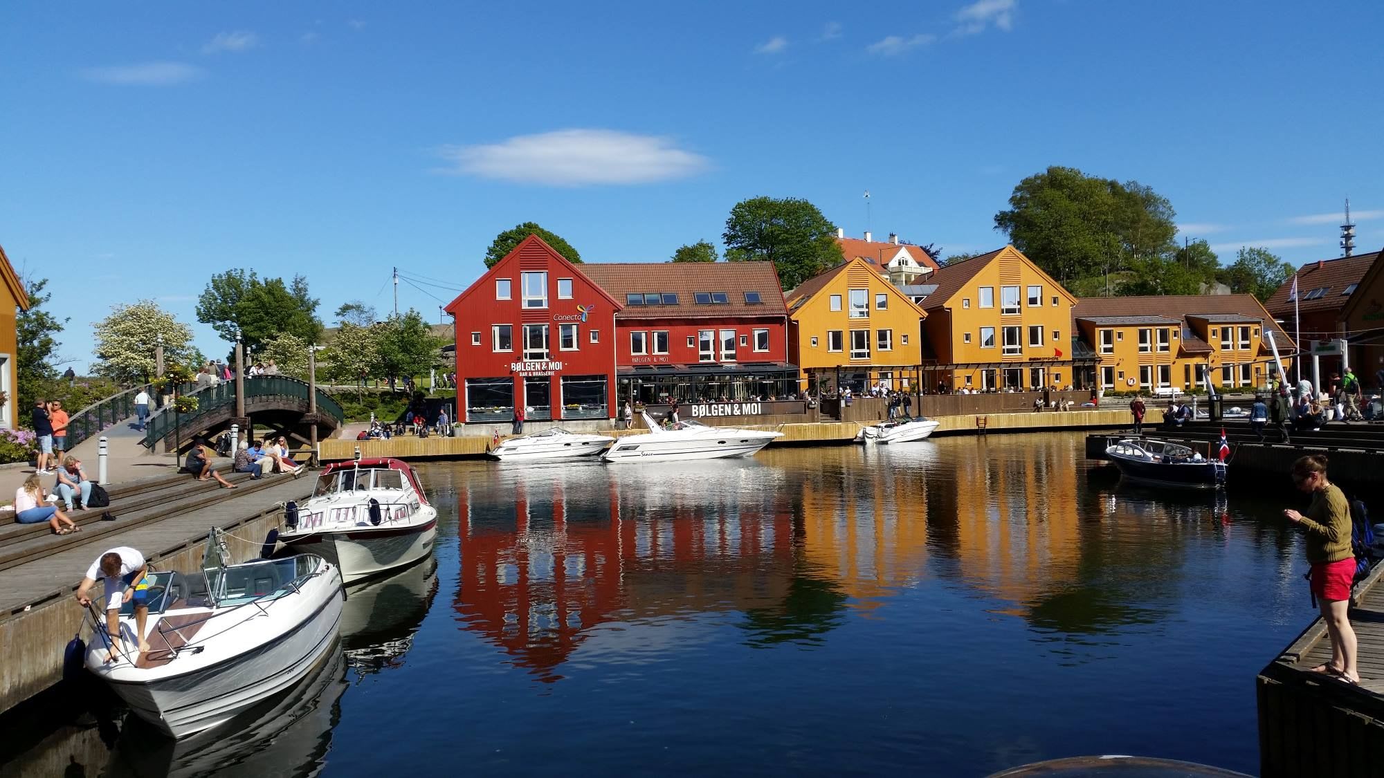 At the harbor in Kristiansand you´ll find a vibrant city life with restaurants, shops and boats.
