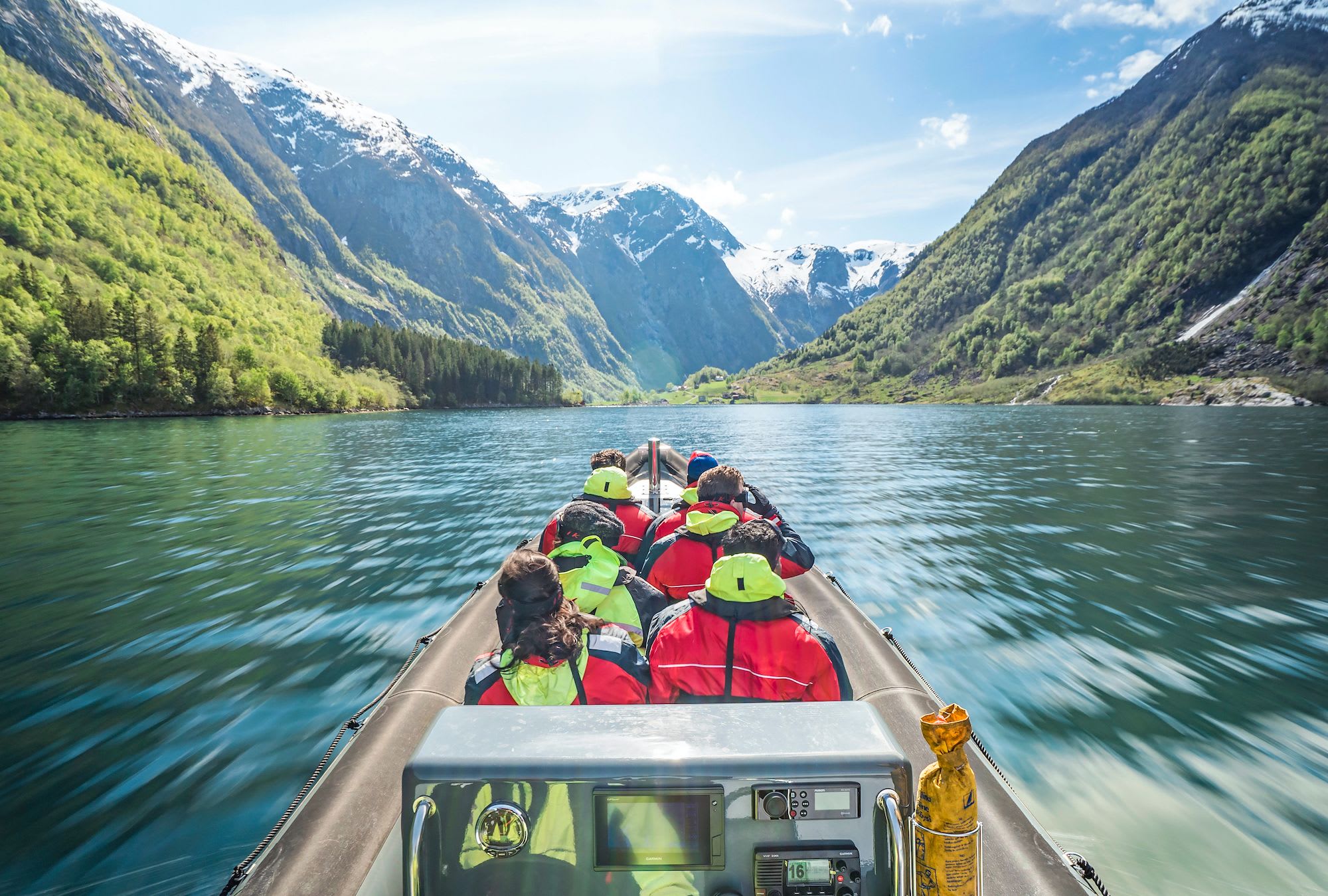 A fun and speedy RIB boat tour on the Sognefjord to Finnabotn