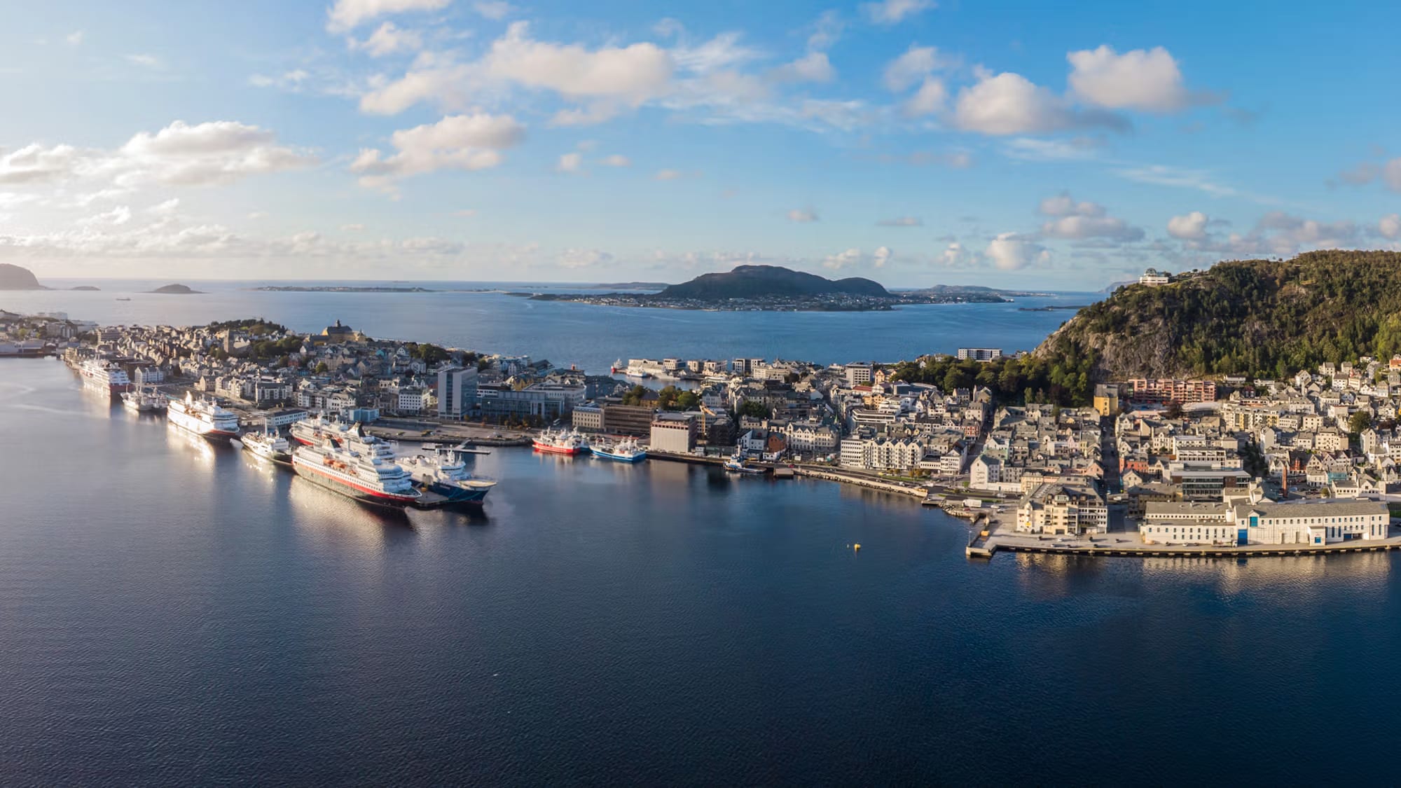 Ålesund harbor panoramic view departure point for fjord cruise