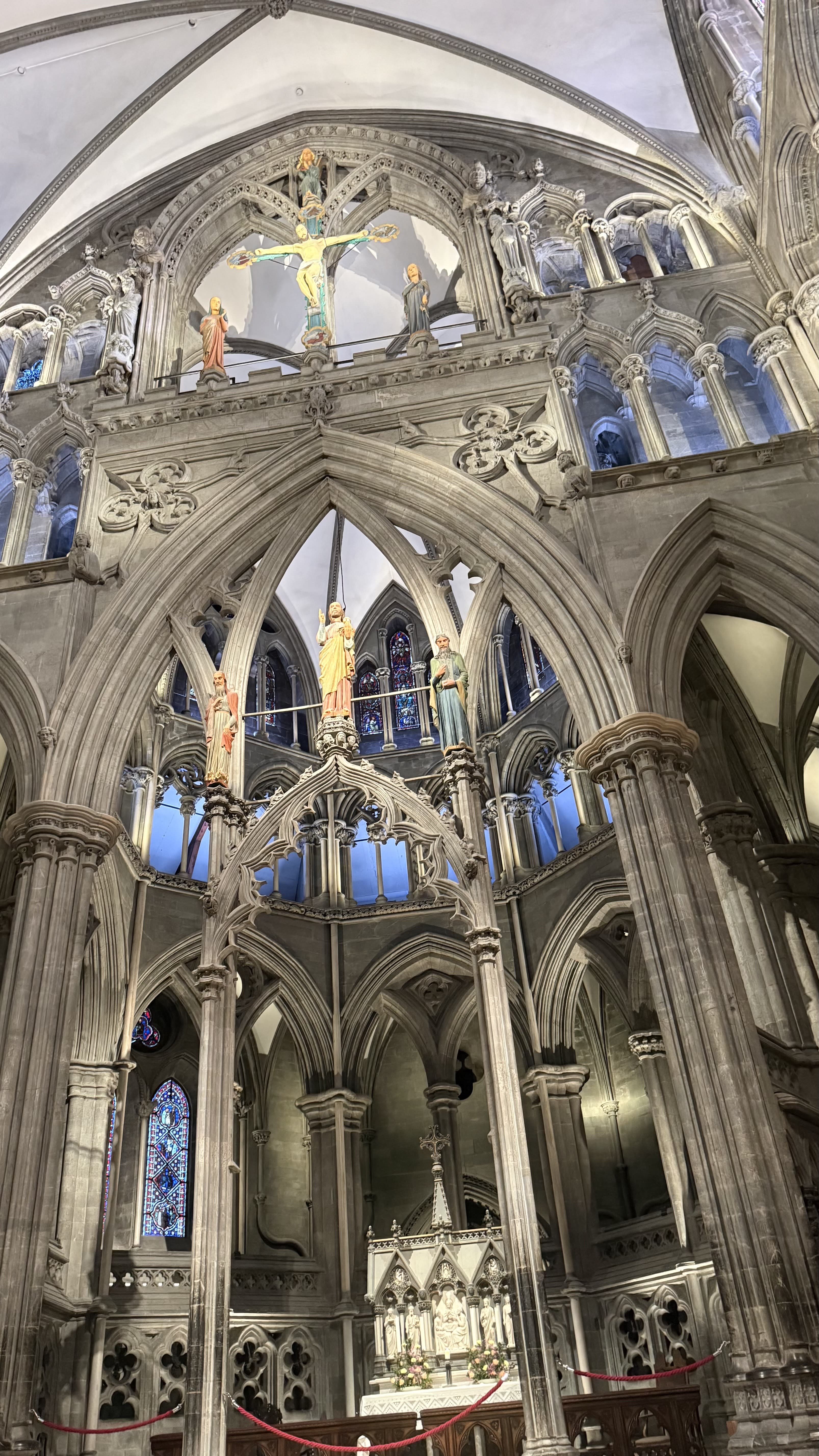 Takdetaljer inne i Nidarosdomen i Trondheim - gotisk hvelvarkitektur i Norges middelalderske pilegrimskirke