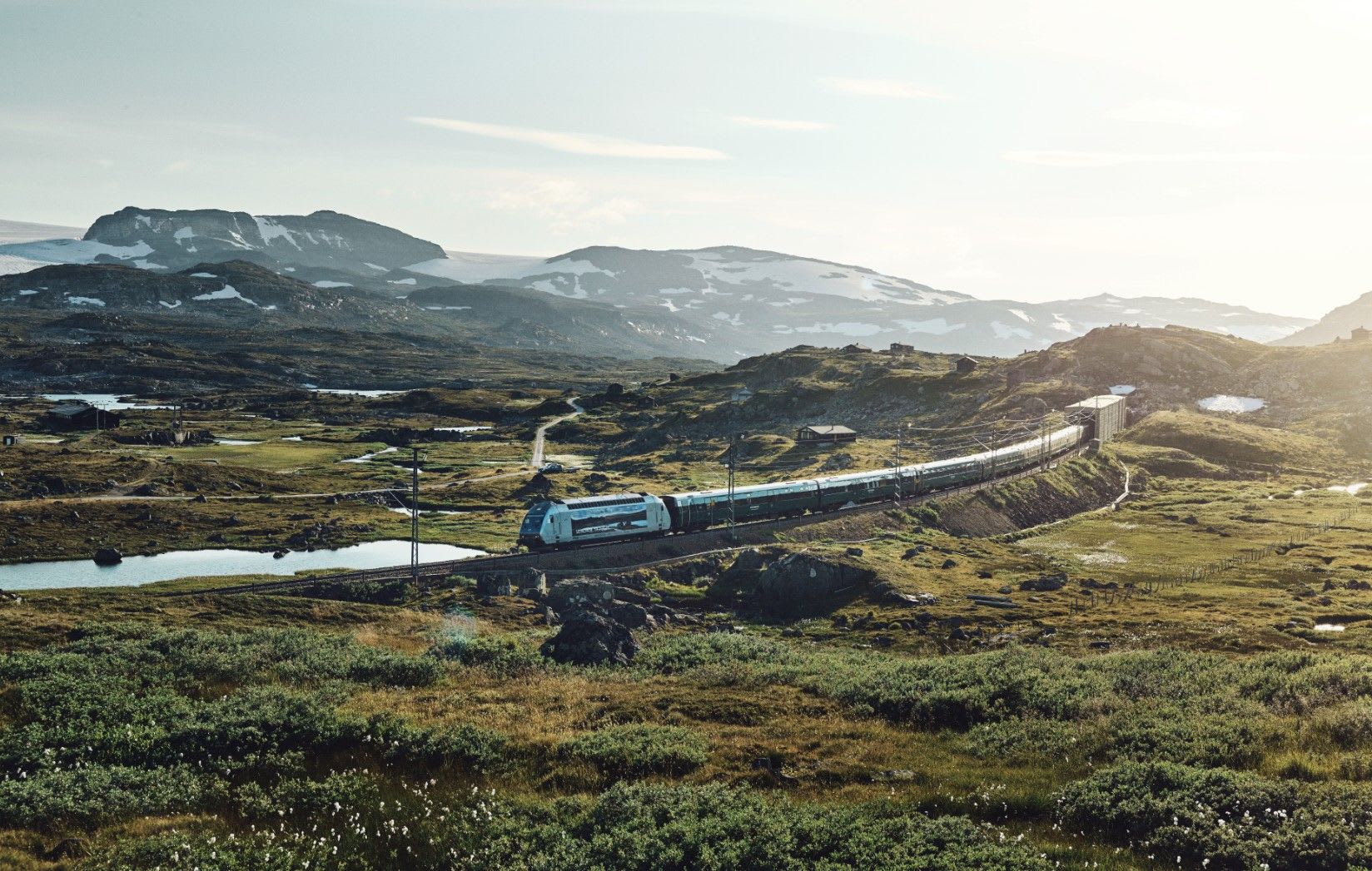 Reis mellom Bergen og Oslo med naturskjønne Bergensbanen hele året