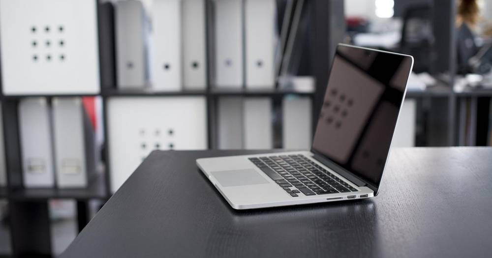 Comparison of HubSpot CRM Free and Salesforce Sales Cloud Trial features
